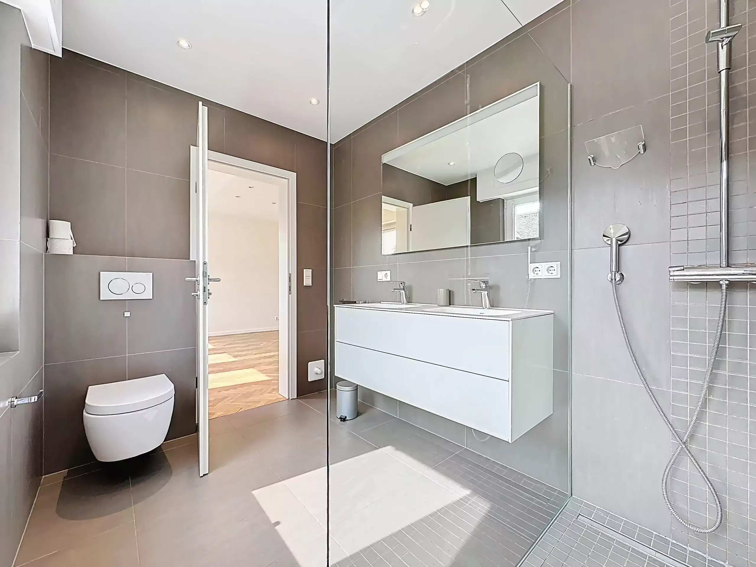 SGIMMO_Maison Bertrange_1er étage_Suite parentale_Salle de douche