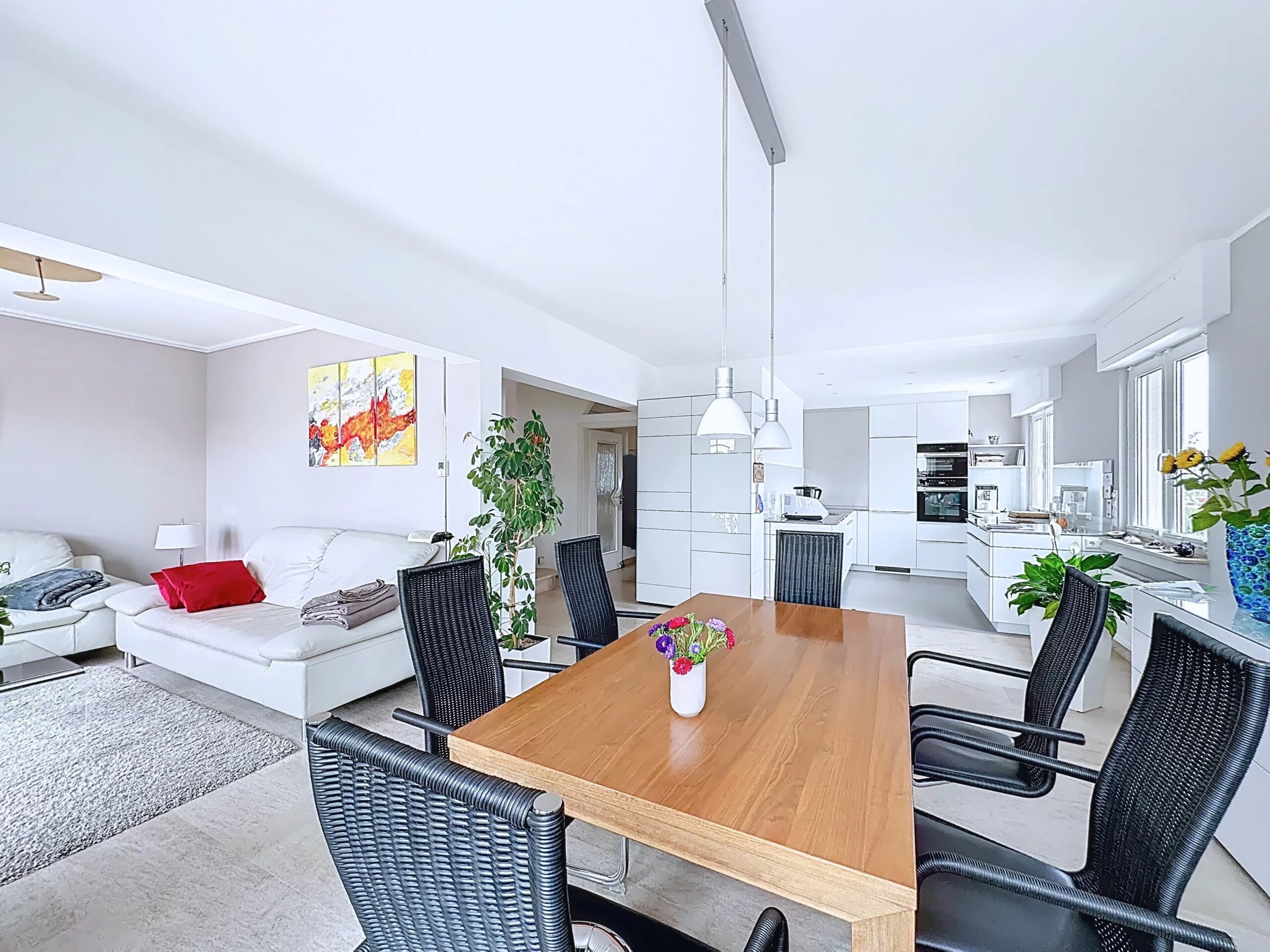 0c775a8d4fec36af820f4e77b1a6522a_98a02608d7_3344-original-5