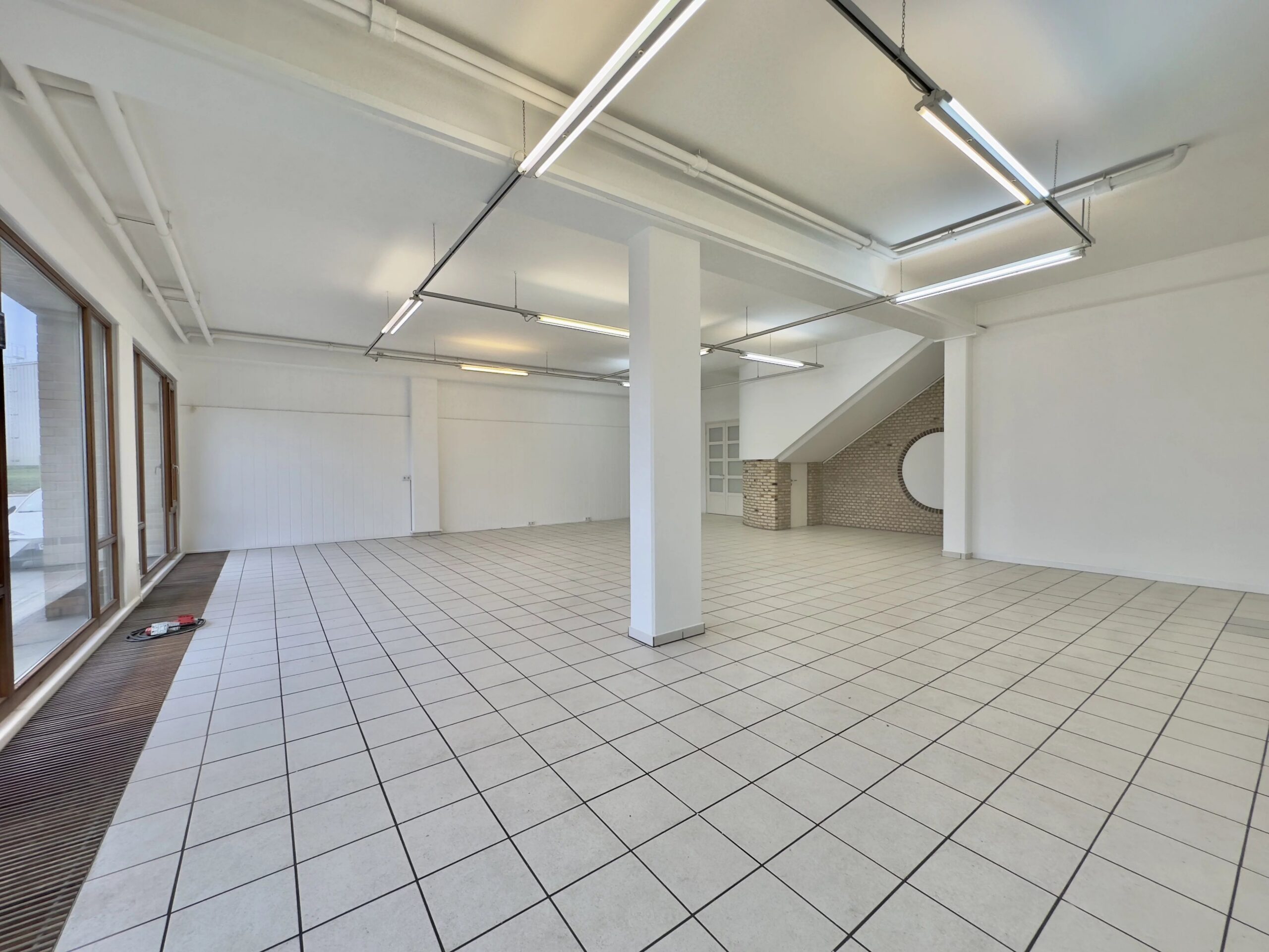 5c6f2172368063221823d39466b11d9c_46d3659e4f_4032-original-5