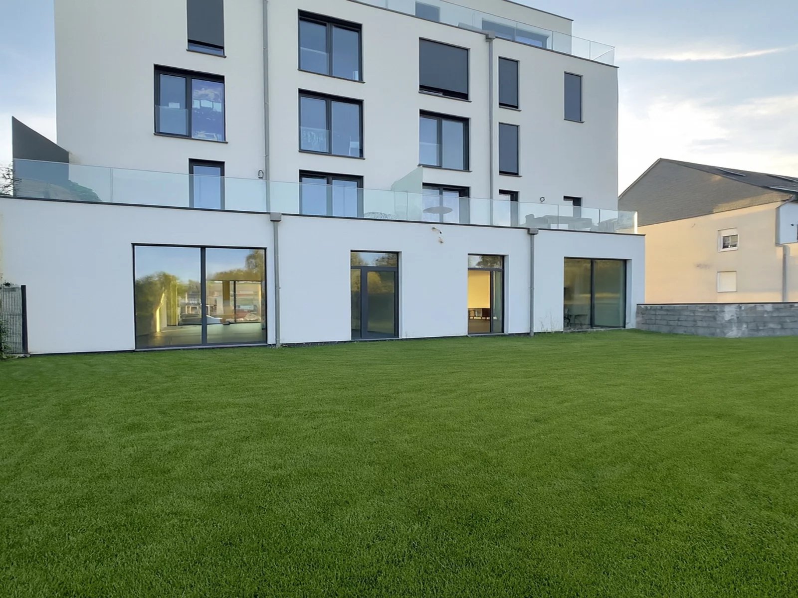 9a5e05101e5cd0bd270e969e5a96b043_1ea30277c7_1600-original-3